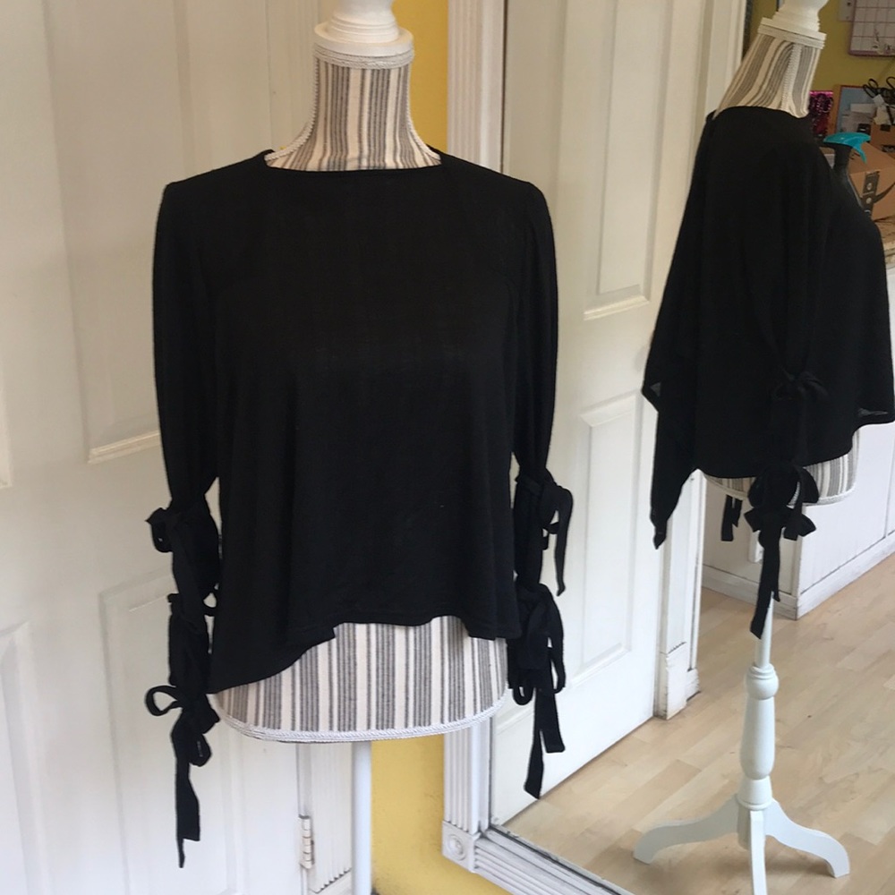 Replika Slit Back Top